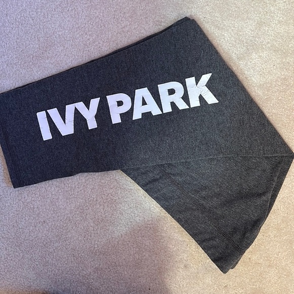 IVY PARK Pants - IVY PARK Gray Capris Size S